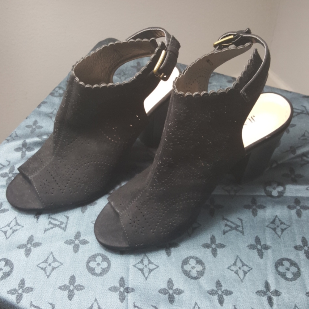 JustFab new black block heel open toe size 8!